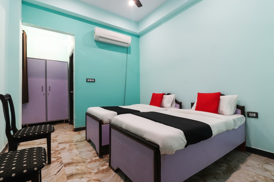 Capital O 64219 Hotel Club Aroma, Aliganj Lucknow, Lucknow