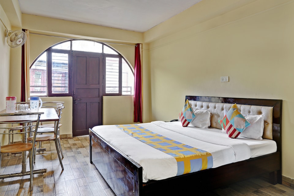 OYO Home 64238 Comfortable Family Suite Mussoorie, Clock Tower Mussoorie, Mussoorie