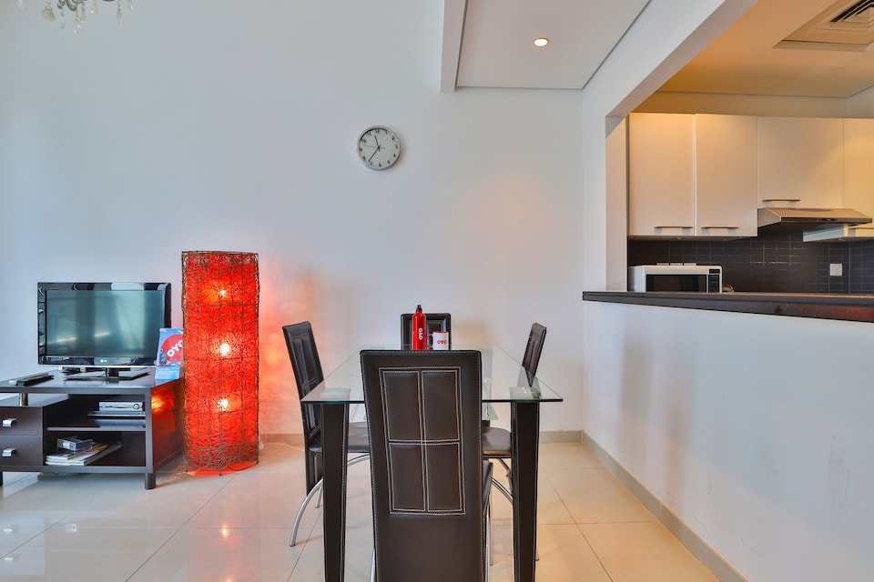OYO 381 Home Silverene Tower, Dubai Marina, Dubai