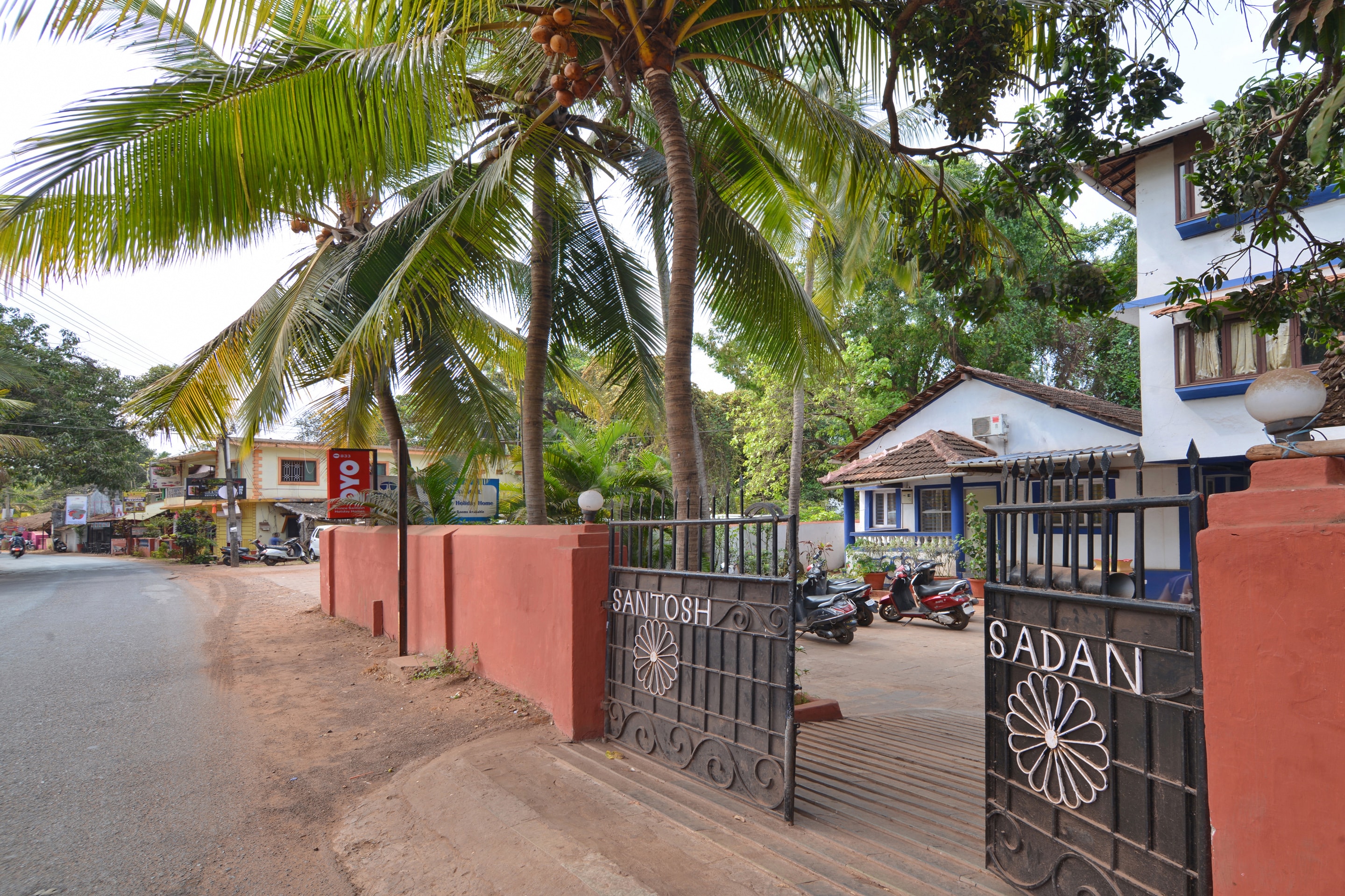OYO 833 Hotel Prince Santosh Holiday Homes