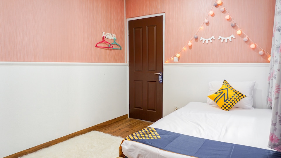 SPOT ON 2053 Granada Syariah Home Stay, Pasteur, Bandung