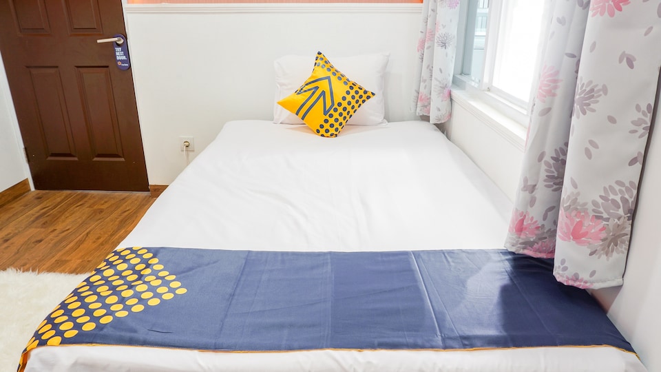 SPOT ON 2053 Granada Syariah Home Stay, Pasteur, Bandung