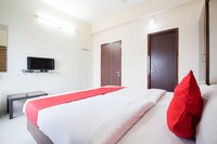 OYO Flagship 64283 J and J Guest House