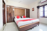 OYO Flagship 64283 J and J Guest House