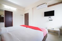 OYO Flagship 64283 J and J Guest House