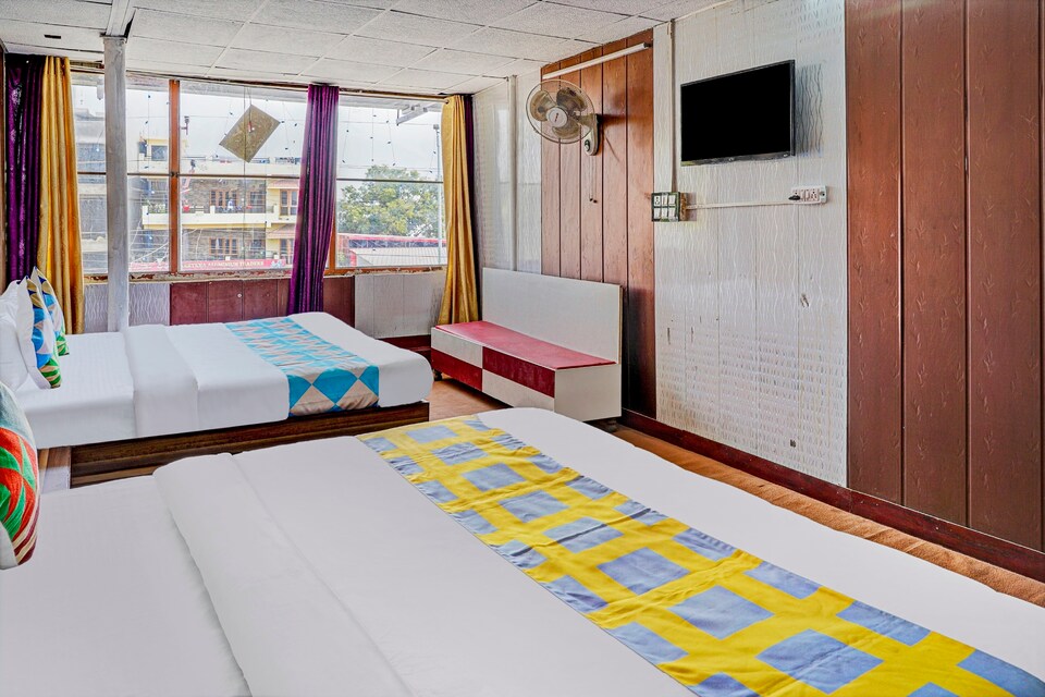 live on dhn810, GMS Road Dehradun, Dehradun