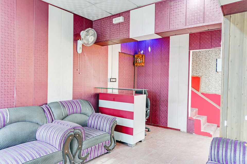 live on dhn810, GMS Road Dehradun, Dehradun