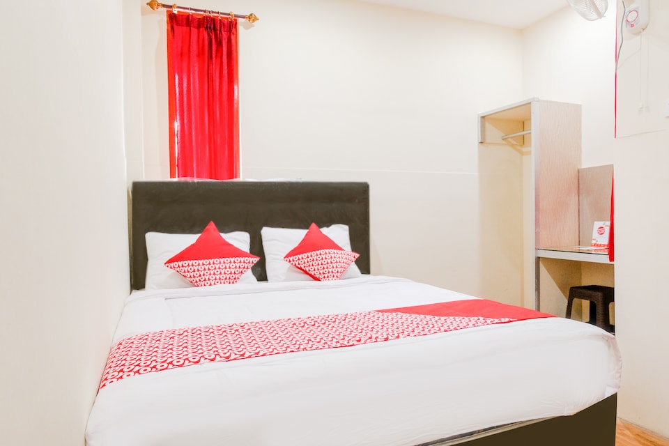 OYO 2060 Adam's Apple Family Guest House, Batu, Batu