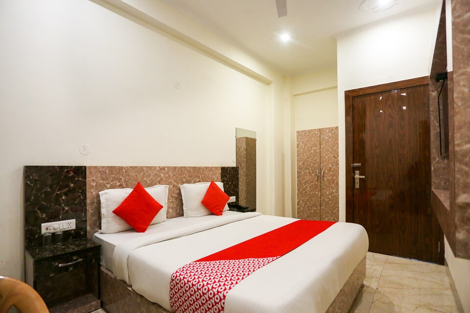 OYO 64295 Hotel P Palace, Airport Delhi, Delhi Transit