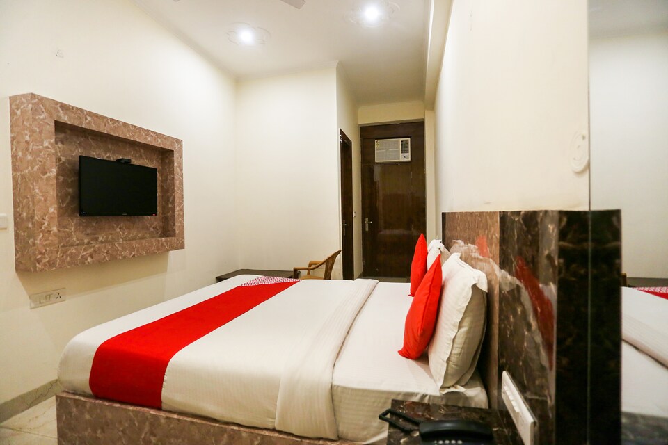 OYO 64295 Hotel P Palace, Airport Delhi, Delhi Transit