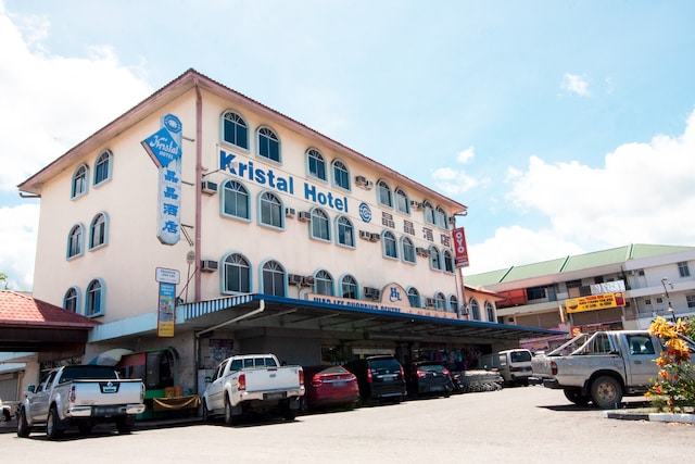 OYO 89577 Kristal Hotel
