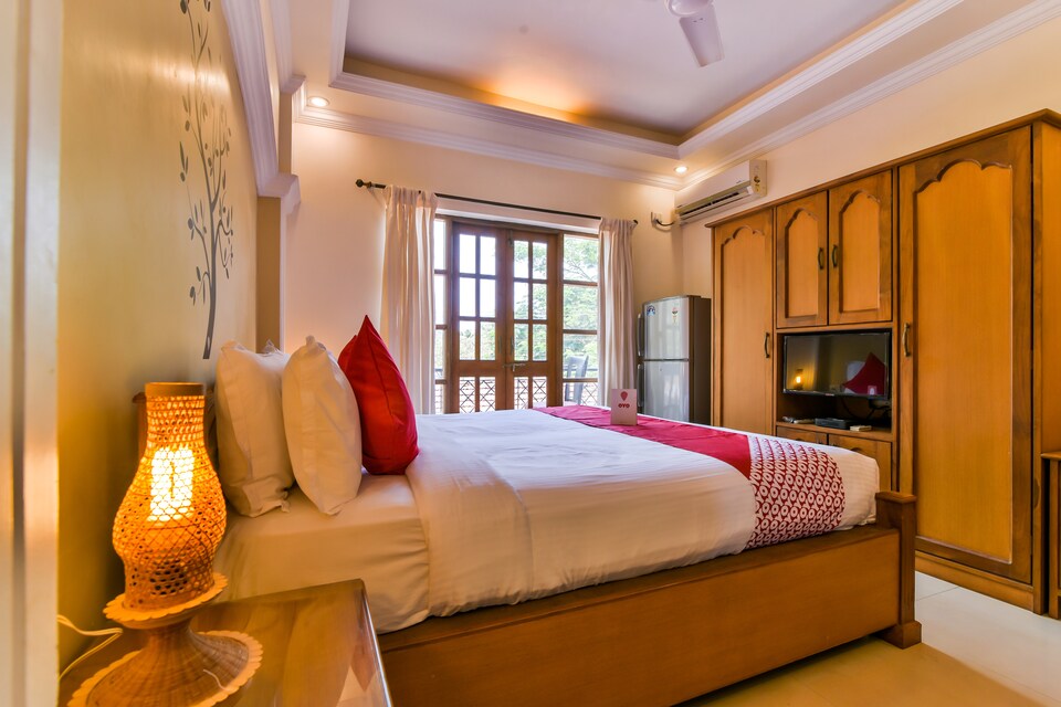 OYO 5218 Rising Wave Apartments, Candolim Goa, गोवा