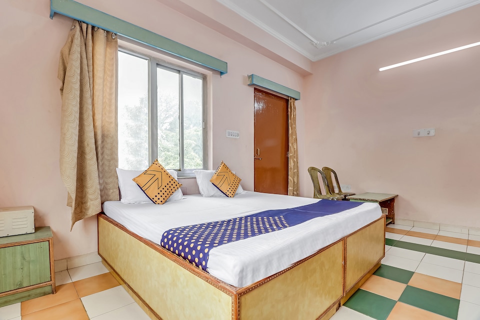 SPOT ON 64302 Jhurmut Hotel & Restaurant, Reengus, Reengus