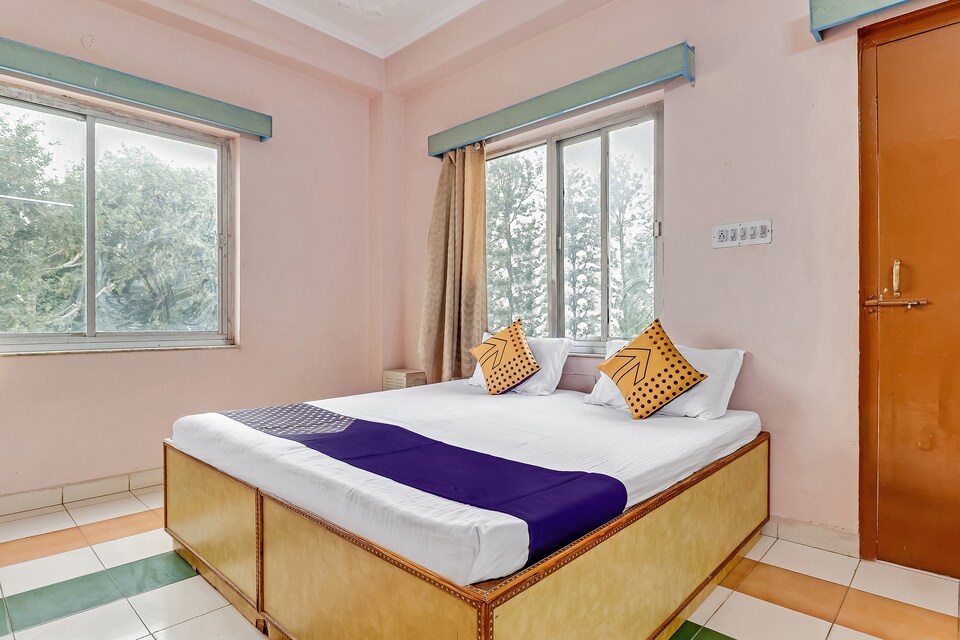 SPOT ON 64302 Jhurmut Hotel & Restaurant, Reengus, Reengus