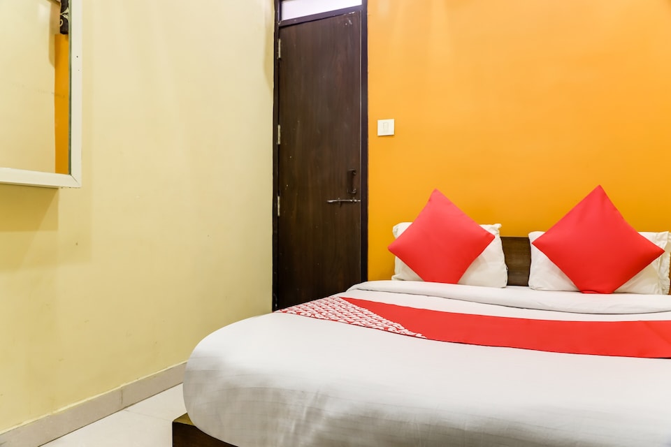 OYO 64306 The Bliss Home Stay, Omkareshwar City, Omkareshwar
