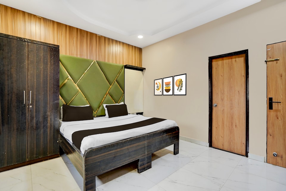 Hotel O Sonali, CA road Gandhibagh Road, Nagpur