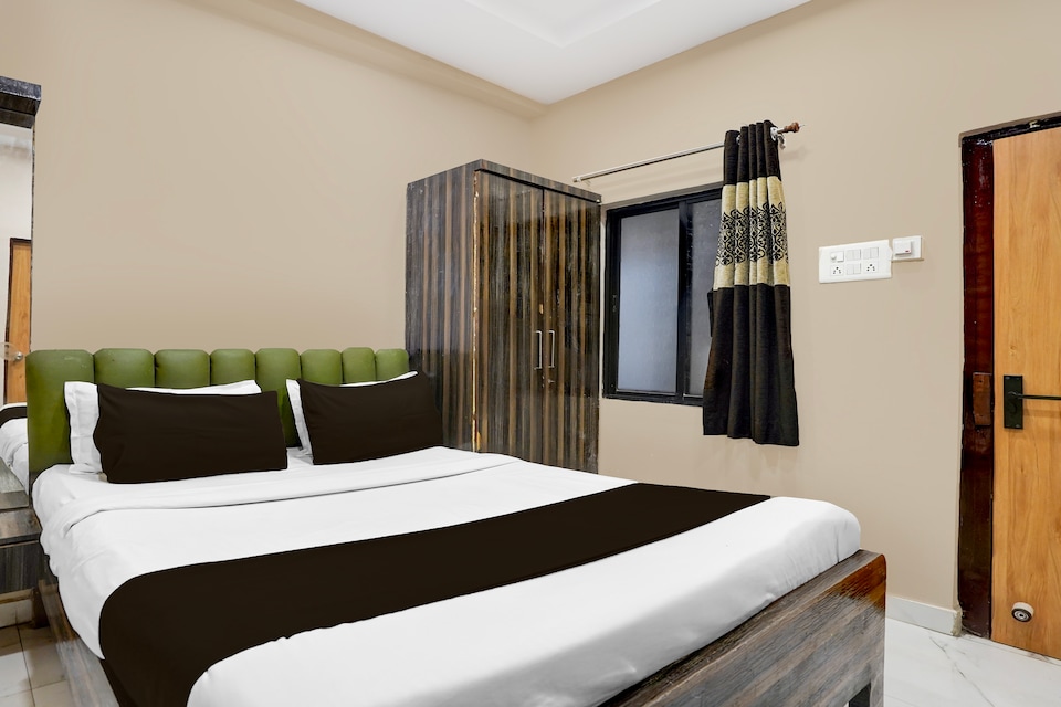 Hotel O Sonali, CA road Gandhibagh Road, Nagpur