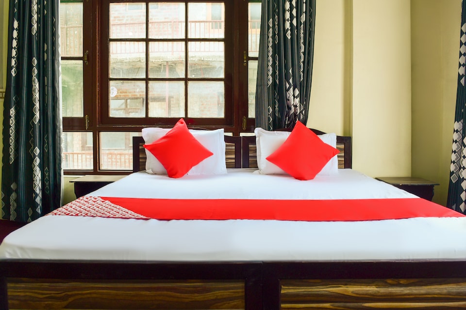 OYO 64316 Burge Green, Hyderpora, Srinagar