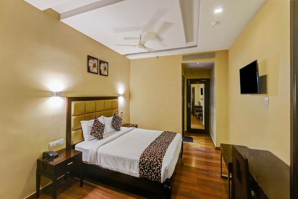 Palette - Hotel Alankar Inn, Governorpet Vijayawada, Vijayawada