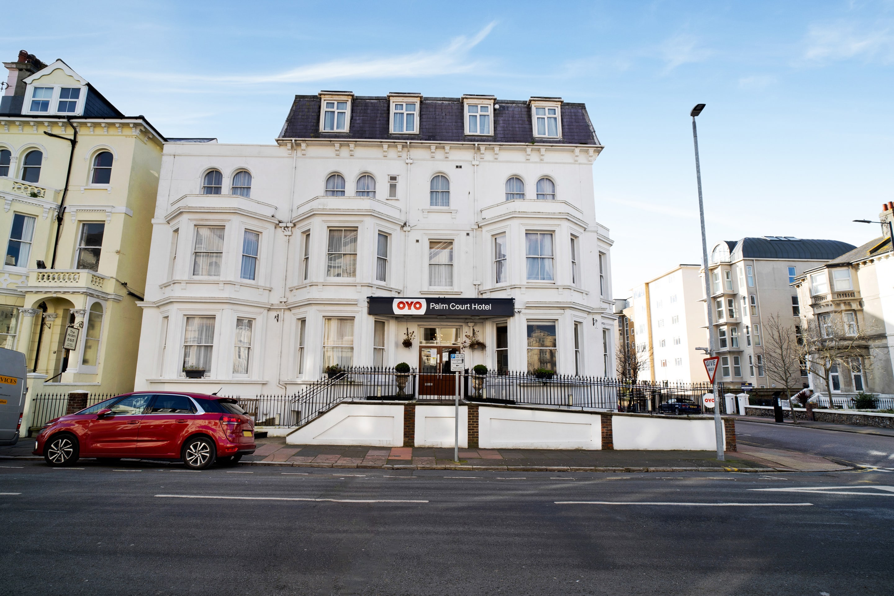 OYO The Palm Court Hotel, Eastbourne, UK - OYO Hotels