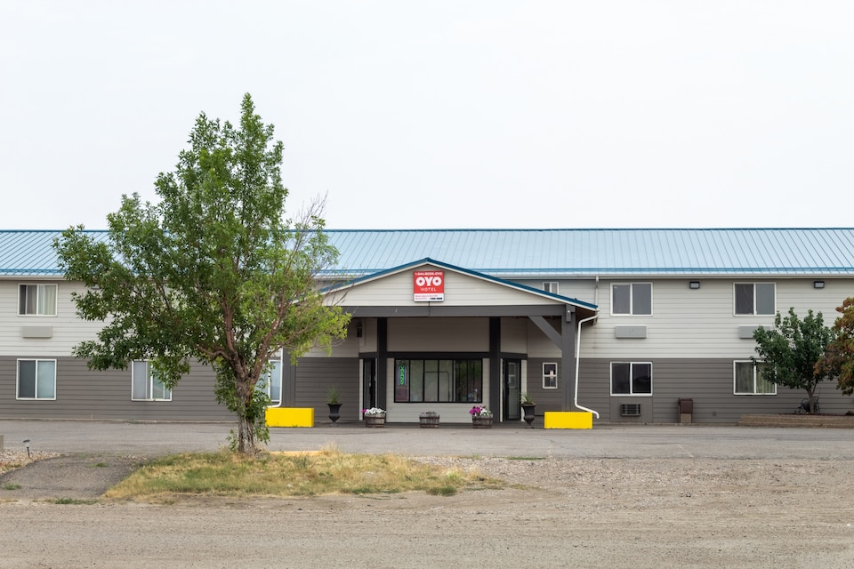 Book Hotel Shelby MT Hwy 2 & I15, MT from 63 OYO Hotels