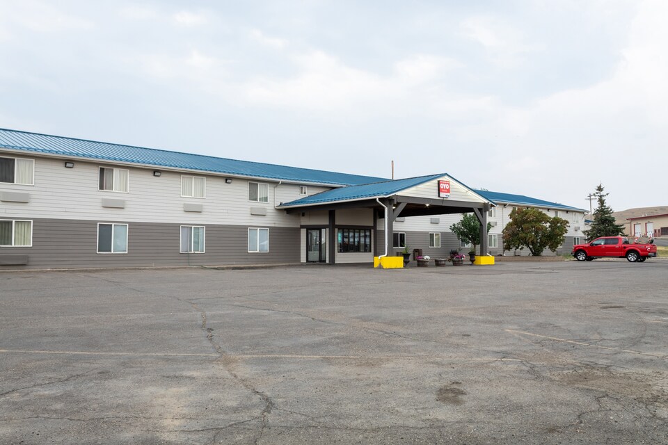 Book Hotel Shelby MT Hwy 2 & I15, MT from 63 OYO Hotels