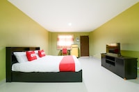 OYO 440 Season 5 Residence