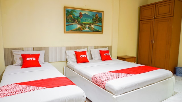 OYO 2085 Chrysanta Hotel