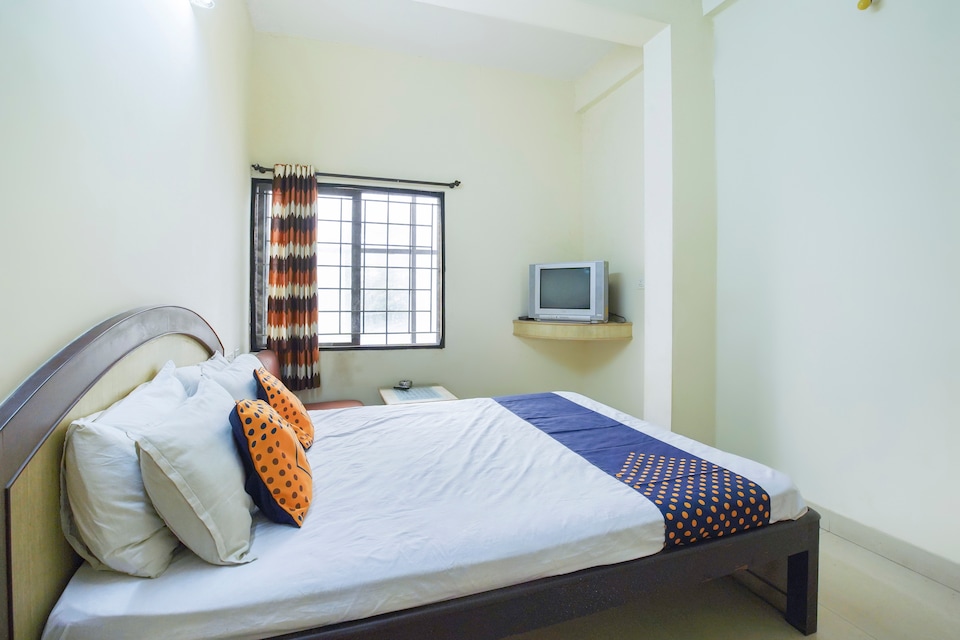 OYO 64373 Aiswarya Residency, Palakkad City, Palakkad