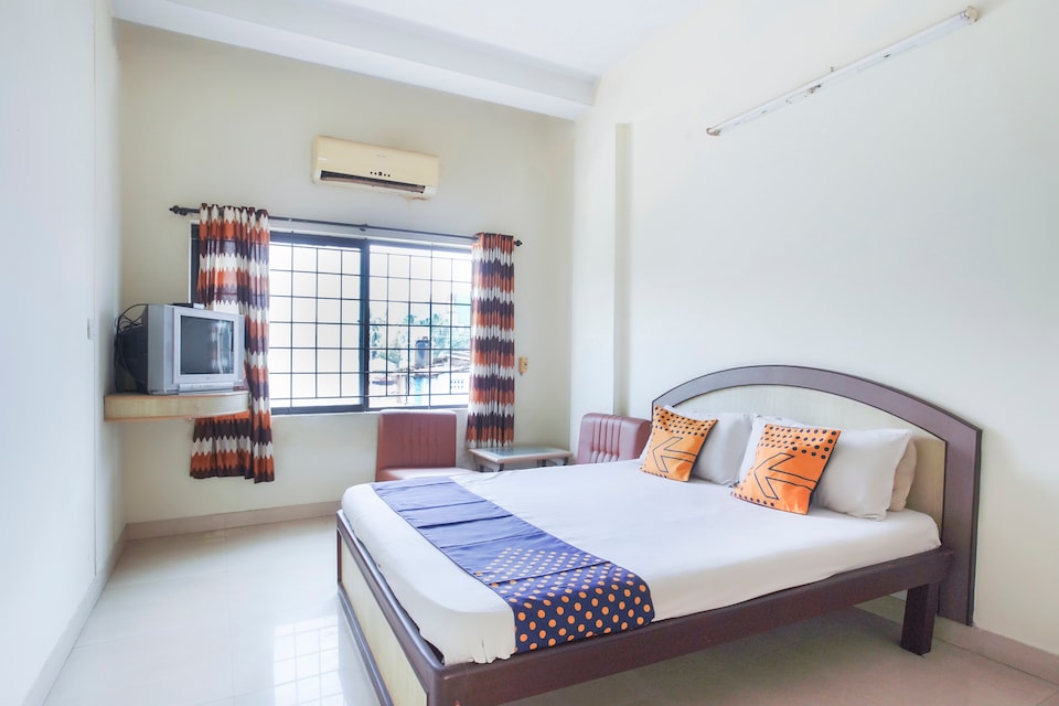 OYO 64373 Aiswarya Residency, Palakkad City, Palakkad