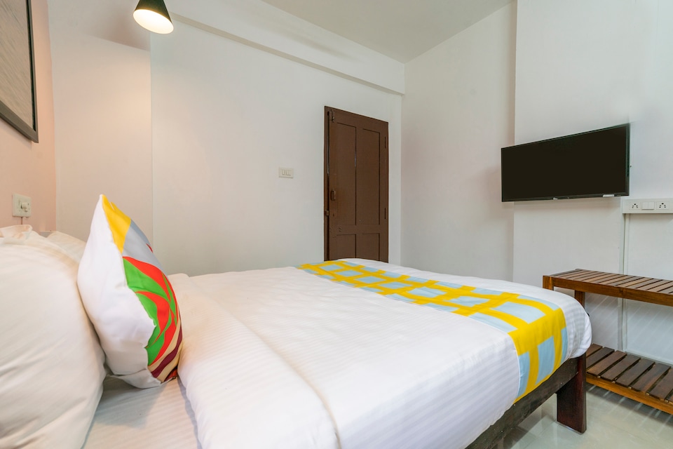 OYO Home 64382 Ample Stay, Kakkanad Kochi, Kochi