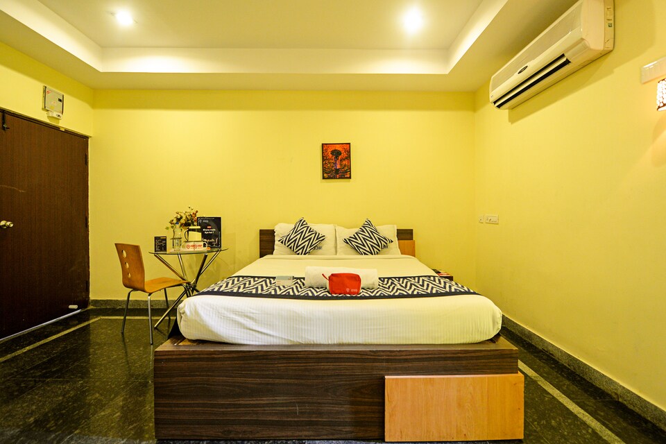 OYO Rooms 062 Masab Tank Bus Stop, Banjara Hills, Hyderabad