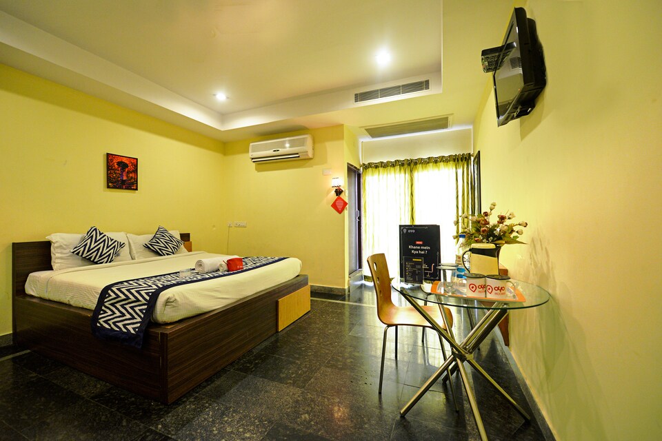 OYO Rooms 062 Masab Tank Bus Stop, Banjara Hills, Hyderabad