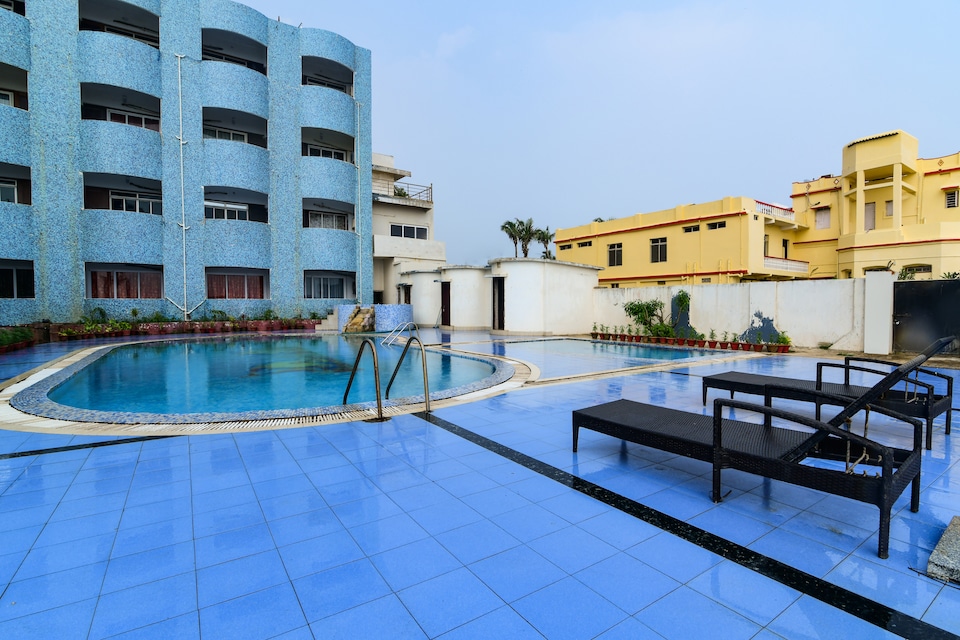 Palette - Vijoya International, CT Road Puri, Puri