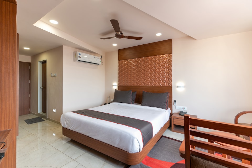 Collection O 50252 Hotel Simran Raghuveer Para, Race Course Rajkot, Rajkot