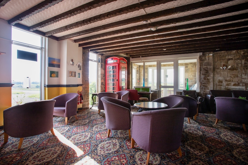 OYO Knowesgate Hotel, Newcastle , Newcastle