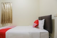 OYO 2103 Lauv Room 2 Grand Centerpoint Tower B