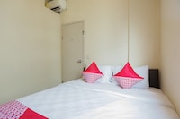 OYO 2103 Lauv Room 2 Grand Centerpoint Tower B