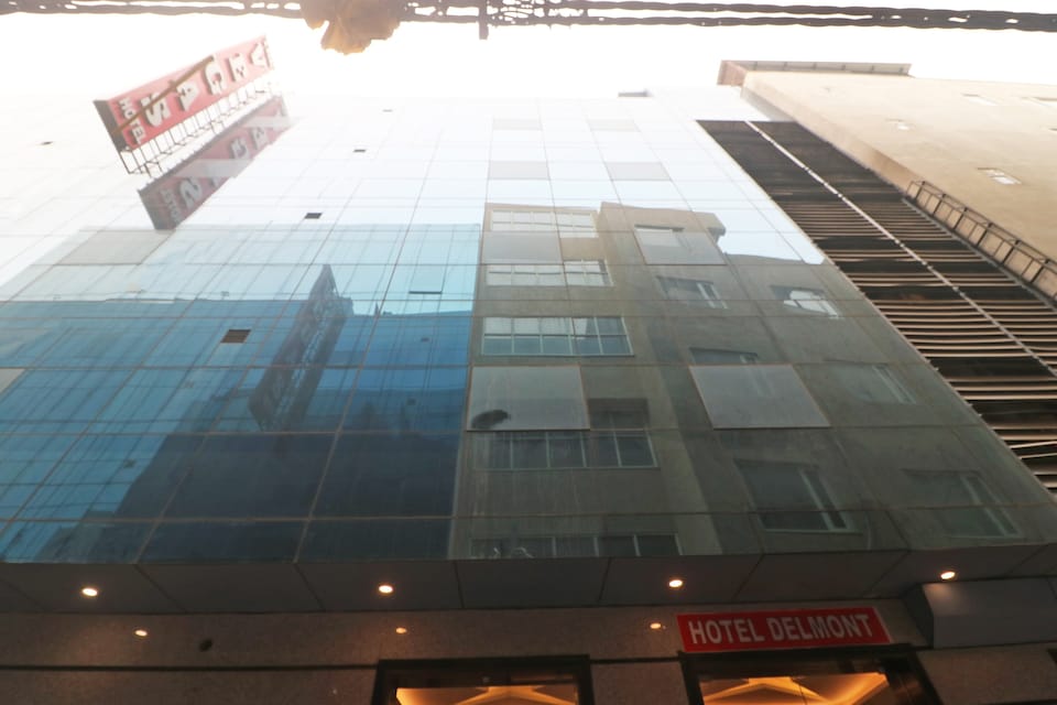 Capital O 64448 DEL MONT VEGAS, Airport Delhi, Delhi Transit