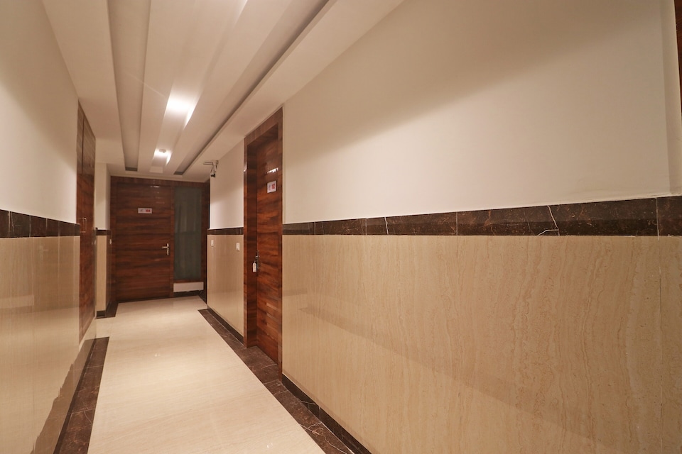 Capital O 64448 DEL MONT VEGAS, Airport Delhi, Delhi Transit