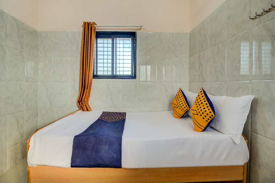 SPOT ON Sanket Lodge, Solapur, Solapur