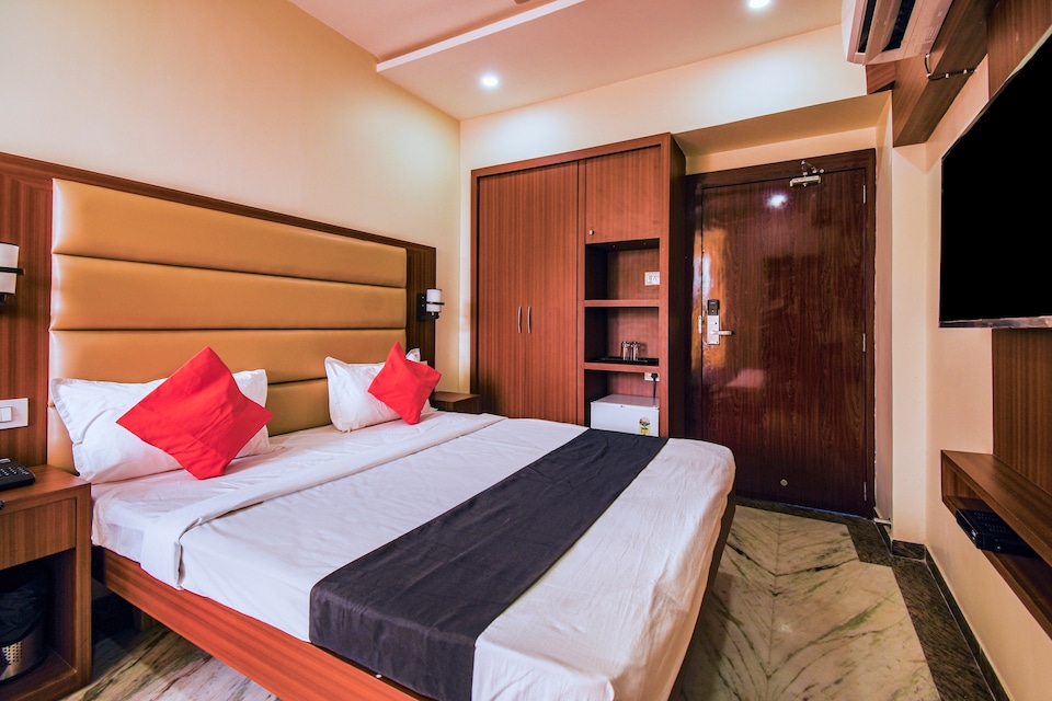 Capital O 64474 Hotel Gulshan Plaza, Sitabuldi Nagpur, Nagpur