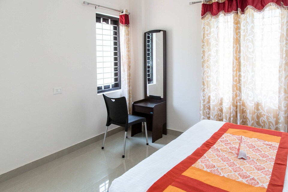 OYO Hotel 5245 Kazhakuttom, Medical College - Pattom, Trivandrum