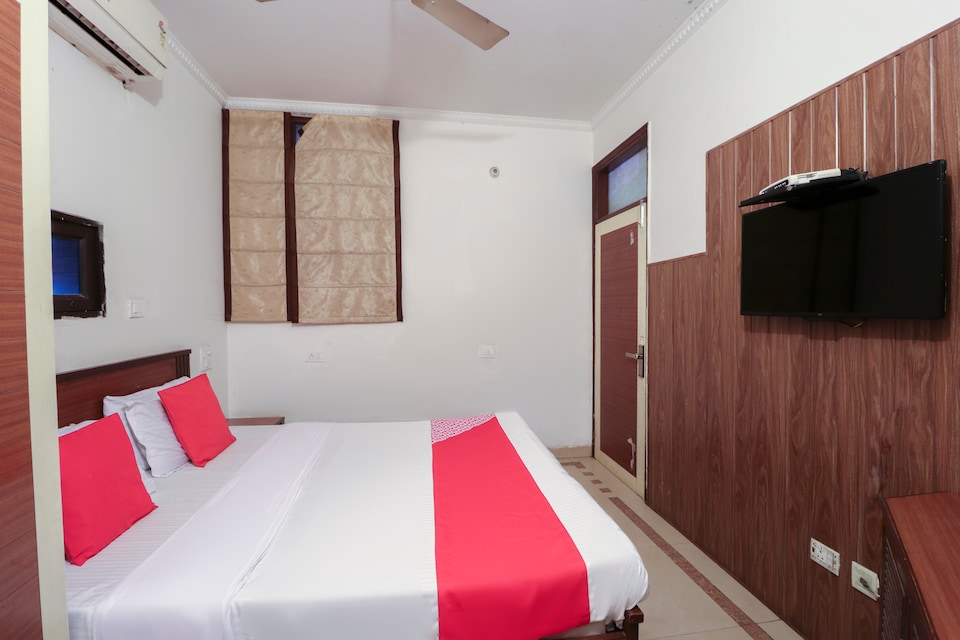 OYO 5247 Hotel Sukh Sagar, South Chandigarh, Chandigarh