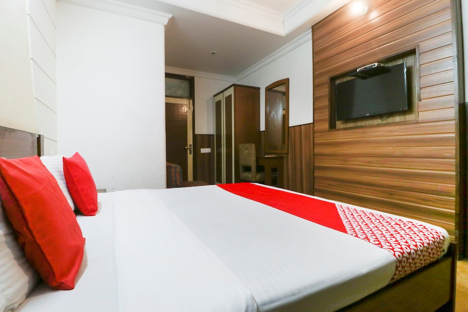 OYO 5247 Hotel Sukh Sagar, South Chandigarh, Chandigarh