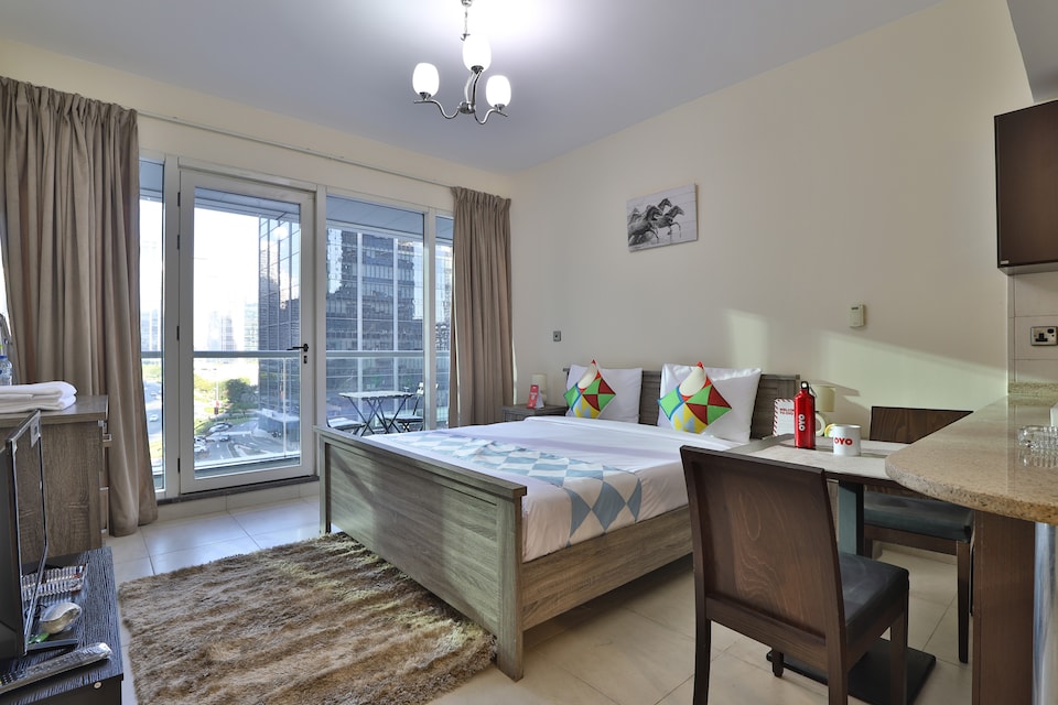 OYO 385 Home Dubai Arch Tower Studio, Jumeirah Lake Towers Dubai, Dubai