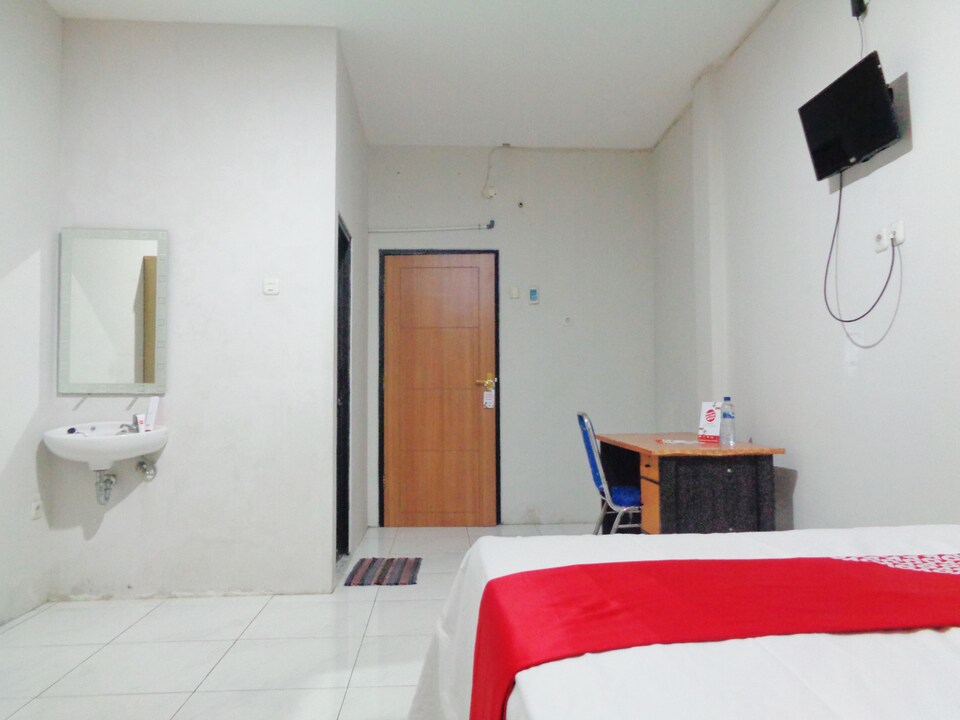 OYO 2130 Magnolia Residence, Malalayang, Manado