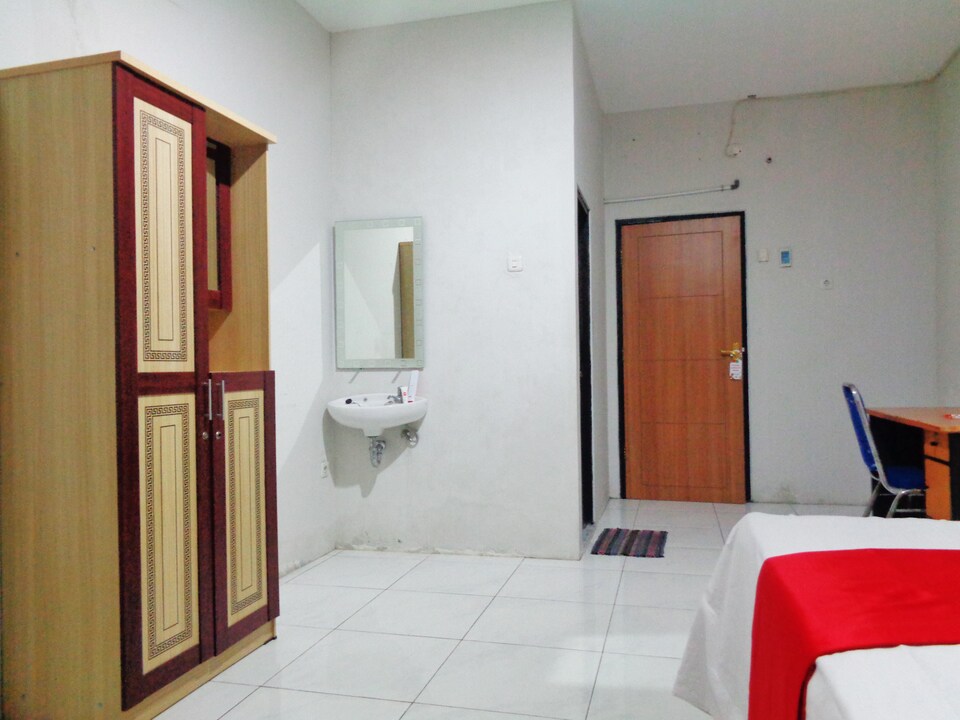 OYO 2130 Magnolia Residence, Malalayang, Manado