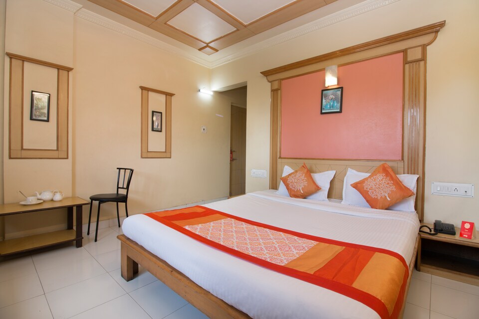 OYO 5250 Hotel Suraj Classic, Pune Railway Station, Pune