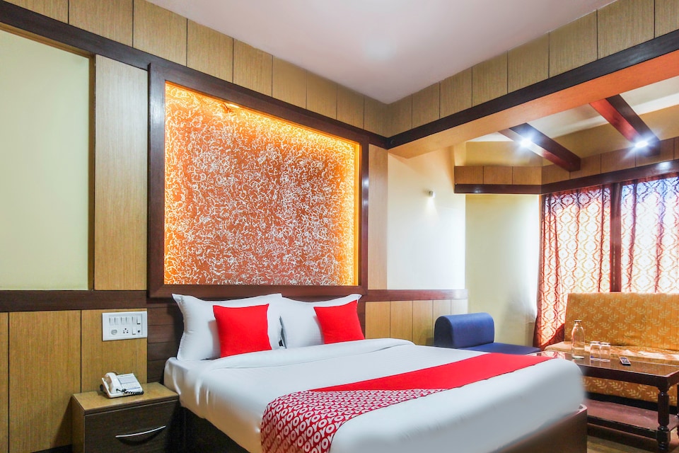 OYO Flagship 64533 Hotel Shivshanthi Inn, Charing Cross Ooty, Ooty